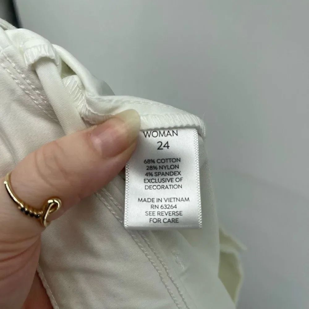 Westport Women's Capri Pants Cuffed Hem Mid Rise Signature Fit Cream Size 24W - Picture 14 of 16